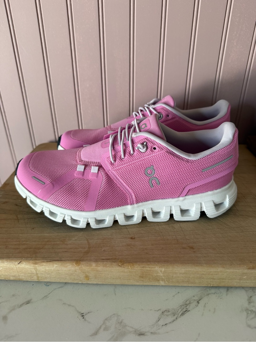 On Running Women's Cloud 6 Pink Mesh Athletic Shoes - Picture 5 of 11